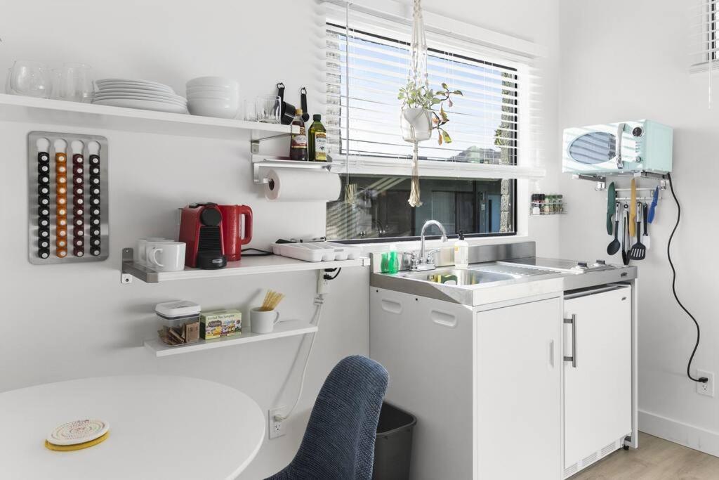 Micro Studio With Balcony & Pool View - Walk To Ot Scottsdale Kültér fotó